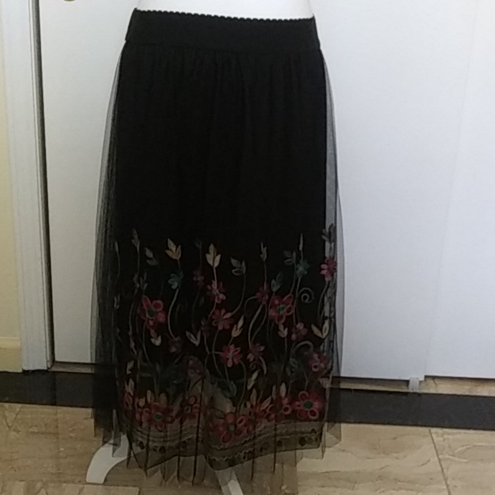 ❤💜Studio West Apparel Black Floral Skirt Sz L